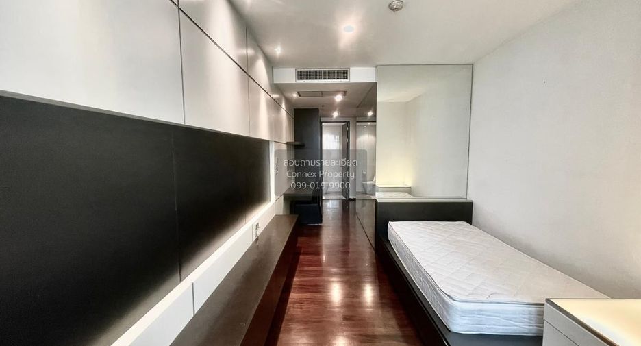 For sale 3 bedrooms condo in Watthana, Bangkok