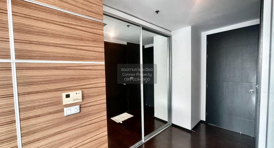 For sale 3 bedrooms condo in Watthana, Bangkok