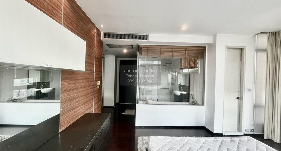 For sale 3 bedrooms condo in Watthana, Bangkok