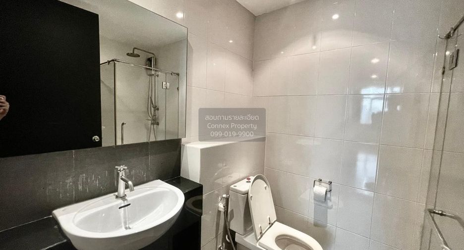 For sale 3 bedrooms condo in Watthana, Bangkok