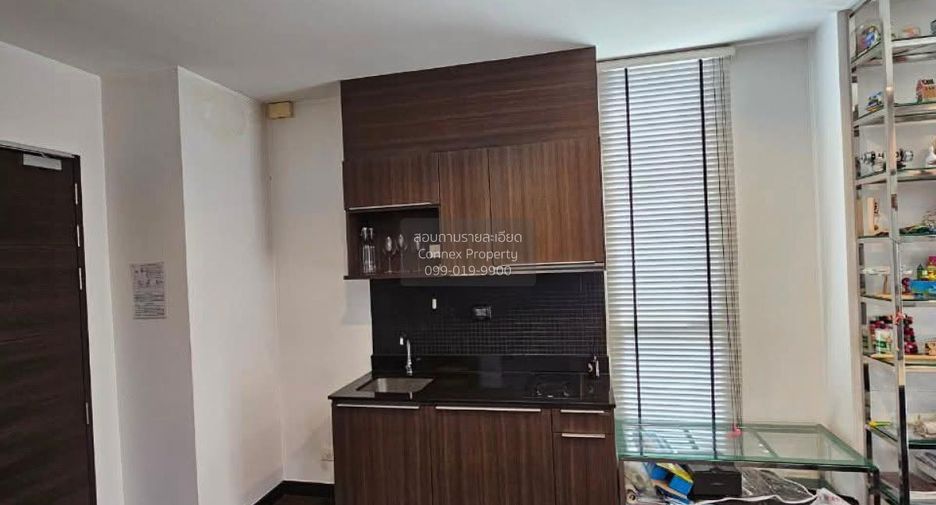 For sale 2 ベッドルーム condo in Bang Rak, Bangkok