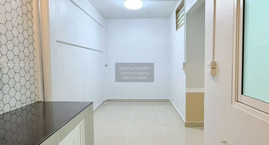 Reihenhaus zum Kauf mit 2 Zimmer in Bang Bua Thong, Nonthaburi
