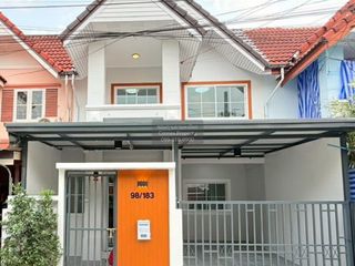 For sale 3 bedrooms townhouse in Mueang Nonthaburi, Nonthaburi