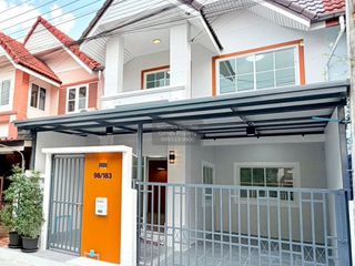 For sale 3 bedrooms townhouse in Mueang Nonthaburi, Nonthaburi