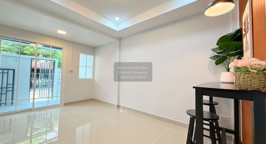 For sale 3 bedrooms townhouse in Mueang Nonthaburi, Nonthaburi