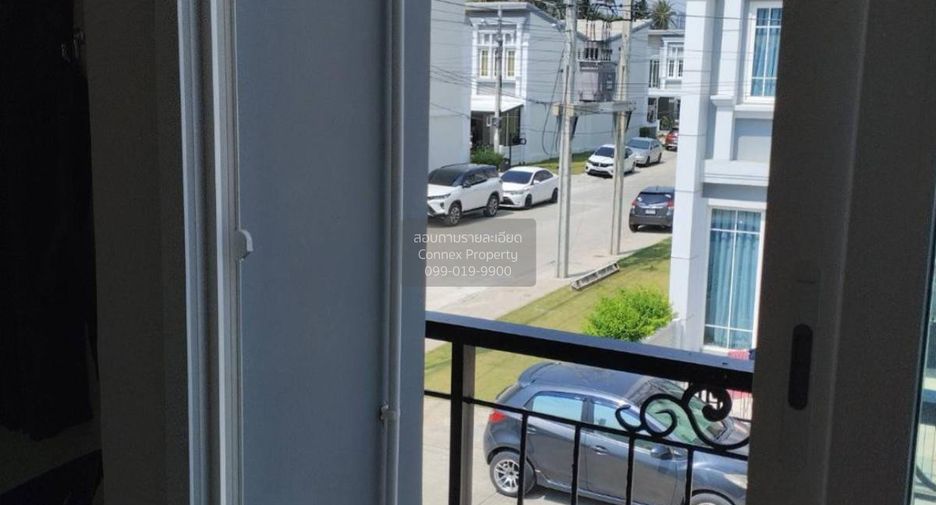 For sale 3 bedrooms townhouse in Chom Thong, Bangkok