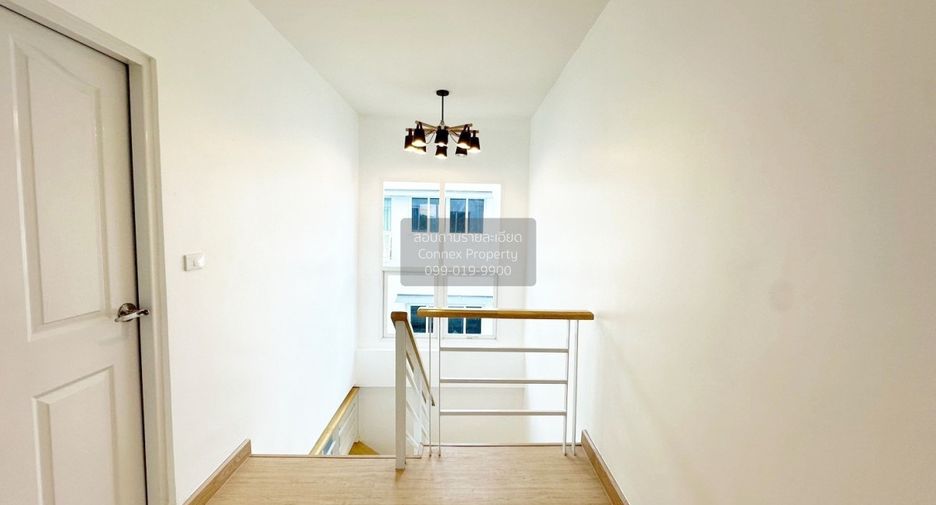 For sale 4 bedrooms townhouse in Khan Na Yao, Bangkok