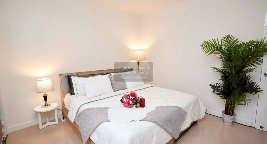 Casa adosada en venta de 3 habitaciones en Bang Kapi, Bangkok