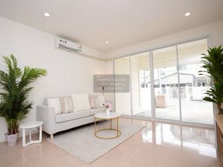 Casa adosada en venta de 3 habitaciones en Bang Kapi, Bangkok