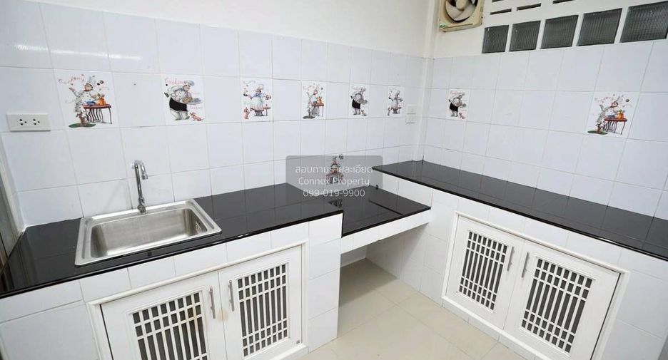 Casa adosada en venta de 3 habitaciones en Bang Kapi, Bangkok