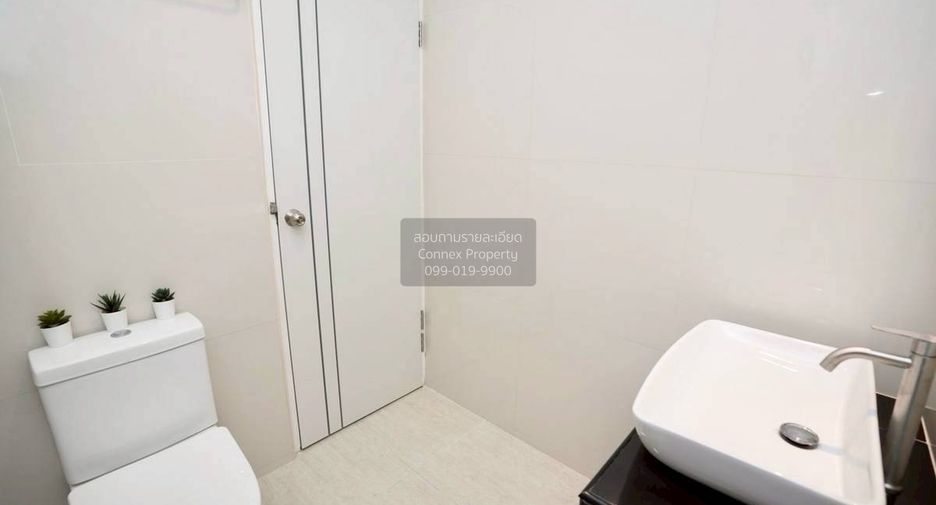 Casa adosada en venta de 3 habitaciones en Bang Kapi, Bangkok