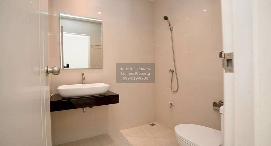 Casa adosada en venta de 3 habitaciones en Bang Kapi, Bangkok