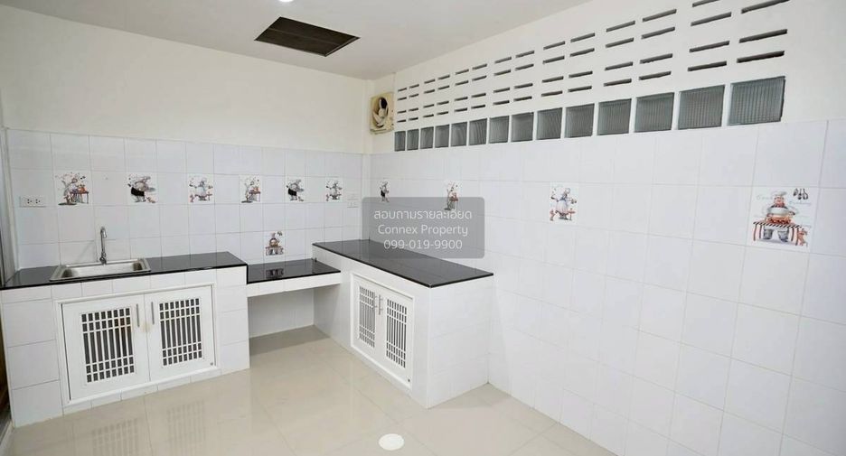 Casa adosada en venta de 3 habitaciones en Bang Kapi, Bangkok