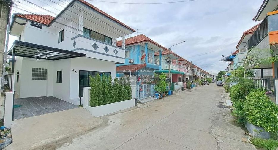 Casa adosada en venta de 3 habitaciones en Nong Khaem, Bangkok