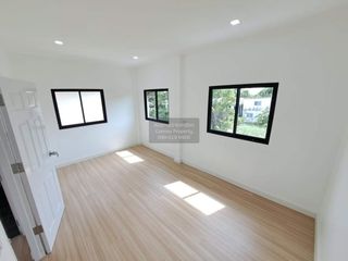 Casa adosada en venta de 3 habitaciones en Nong Khaem, Bangkok