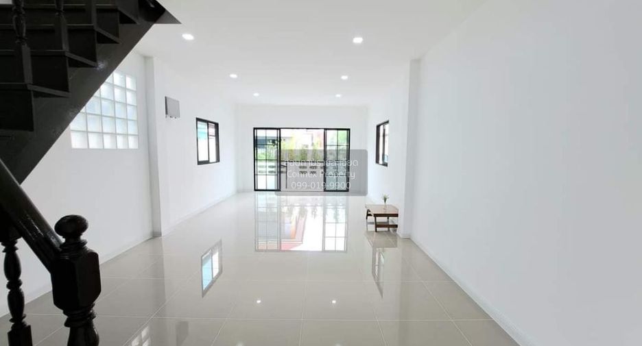 Casa adosada en venta de 3 habitaciones en Nong Khaem, Bangkok