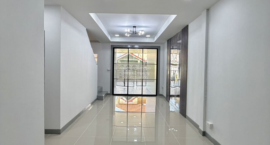 Casa adosada en venta de 2 habitaciones en Bang Bua Thong, Nonthaburi