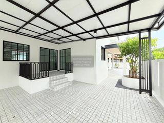 Casa en venta de 4 habitaciones en Min Buri, Bangkok