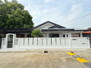 Casa en venta de 4 habitaciones en Min Buri, Bangkok