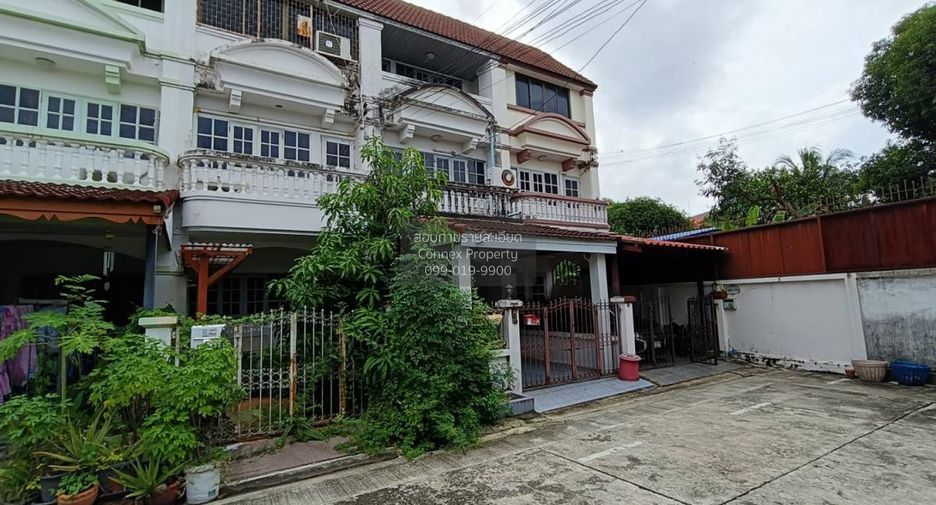 For sale 4 bedrooms townhouse in Phutthamonthon, Nakhon Pathom