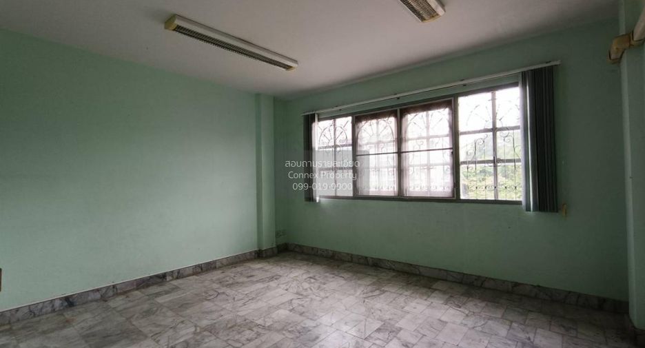 For sale 4 bedrooms townhouse in Phutthamonthon, Nakhon Pathom