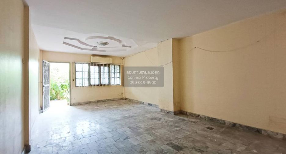For sale 4 bedrooms townhouse in Phutthamonthon, Nakhon Pathom