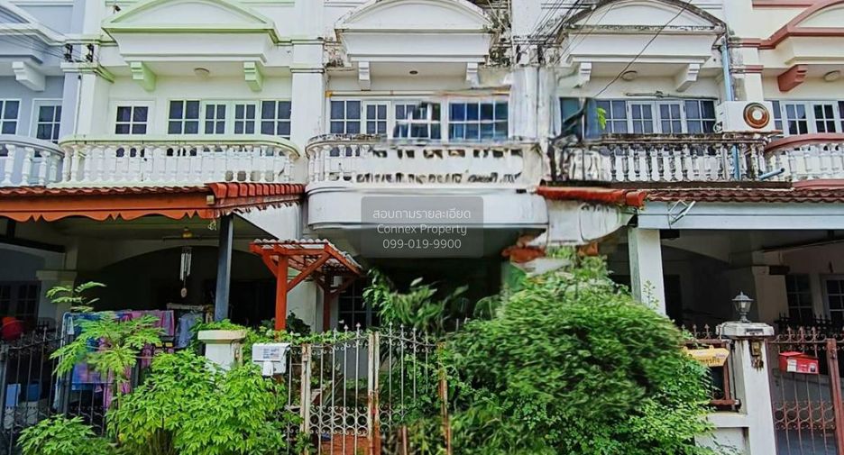 For sale 4 bedrooms townhouse in Phutthamonthon, Nakhon Pathom