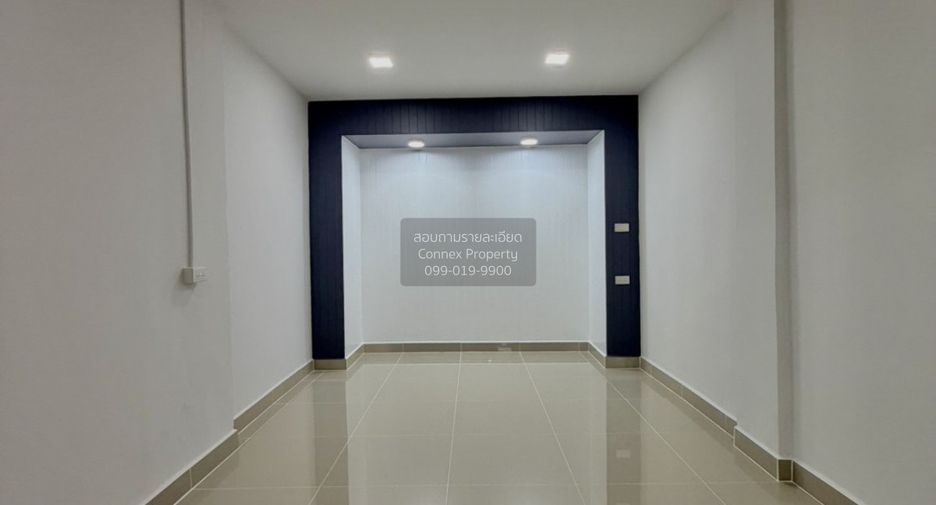 For sale 4 bedrooms townhouse in Mueang Nonthaburi, Nonthaburi