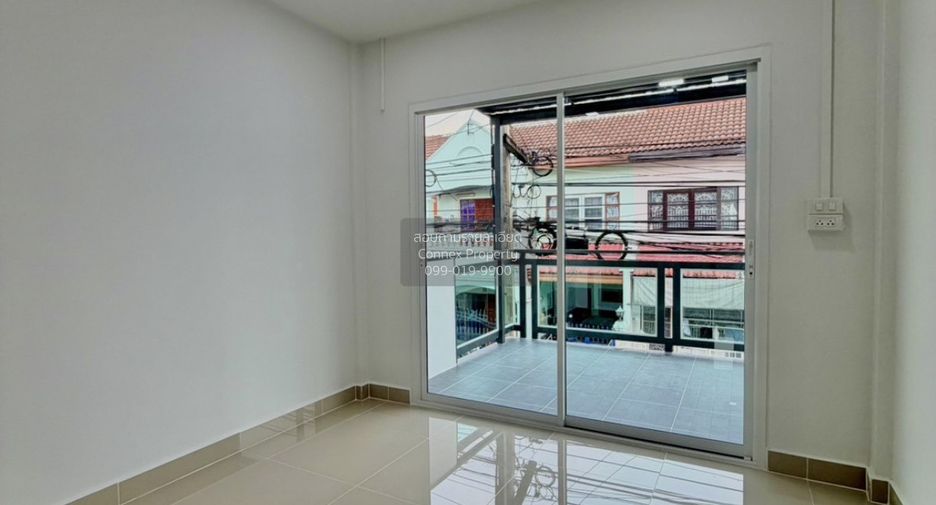 For sale 4 bedrooms townhouse in Mueang Nonthaburi, Nonthaburi