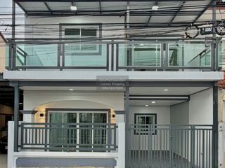 For sale 4 bedrooms townhouse in Mueang Nonthaburi, Nonthaburi