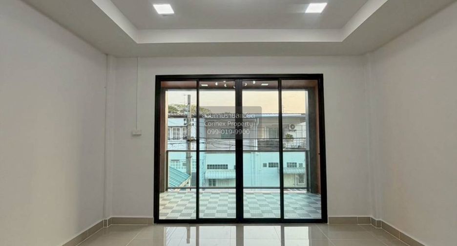 For sale 3 bedrooms townhouse in Mueang Nonthaburi, Nonthaburi