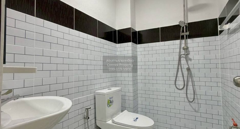 For sale 3 bedrooms townhouse in Mueang Nonthaburi, Nonthaburi