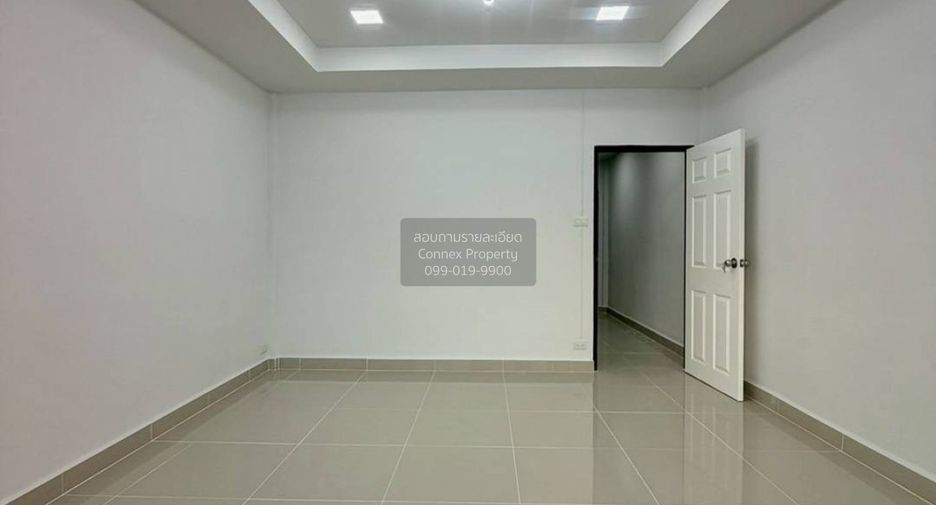 For sale 3 bedrooms townhouse in Mueang Nonthaburi, Nonthaburi