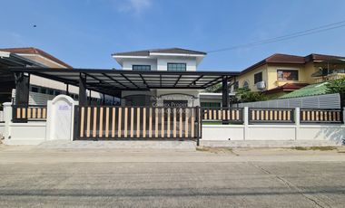 For sale 4 bedrooms house in Khlong Sam Wa, Bangkok