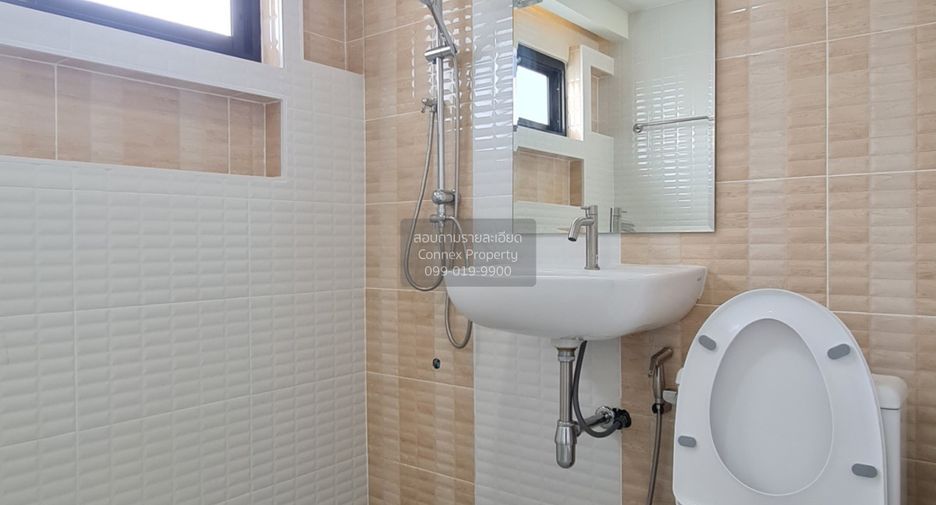 For sale 4 bedrooms house in Khlong Sam Wa, Bangkok