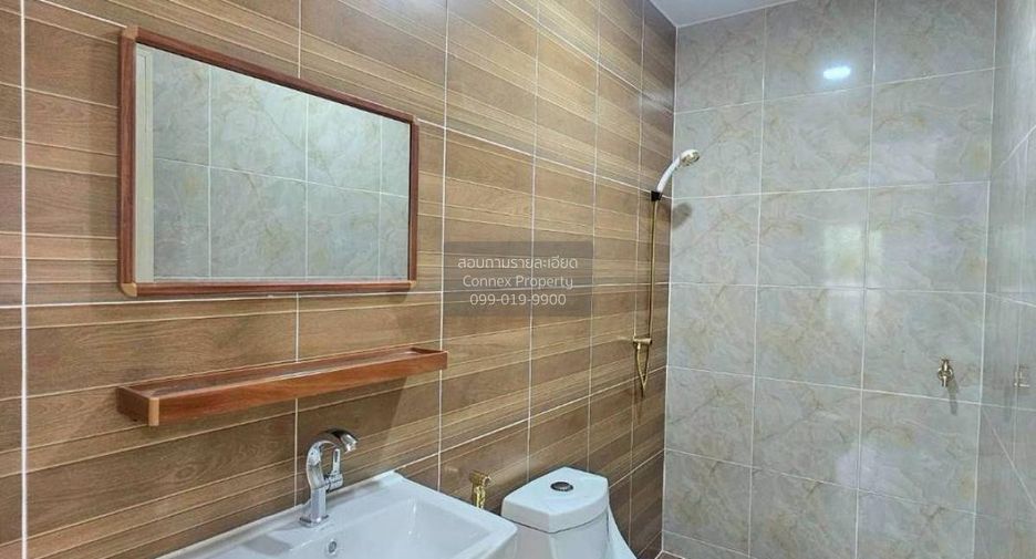 Casa adosada en venta de 5 habitaciones en Bang Bua Thong, Nonthaburi