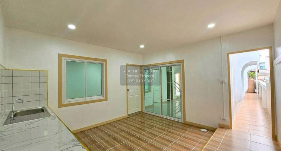 Casa adosada en venta de 5 habitaciones en Bang Bua Thong, Nonthaburi