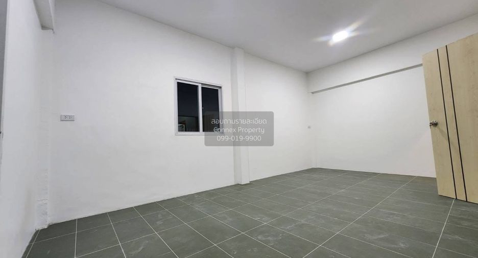 Casa adosada en venta de 6 habitaciones en Bang Kapi, Bangkok