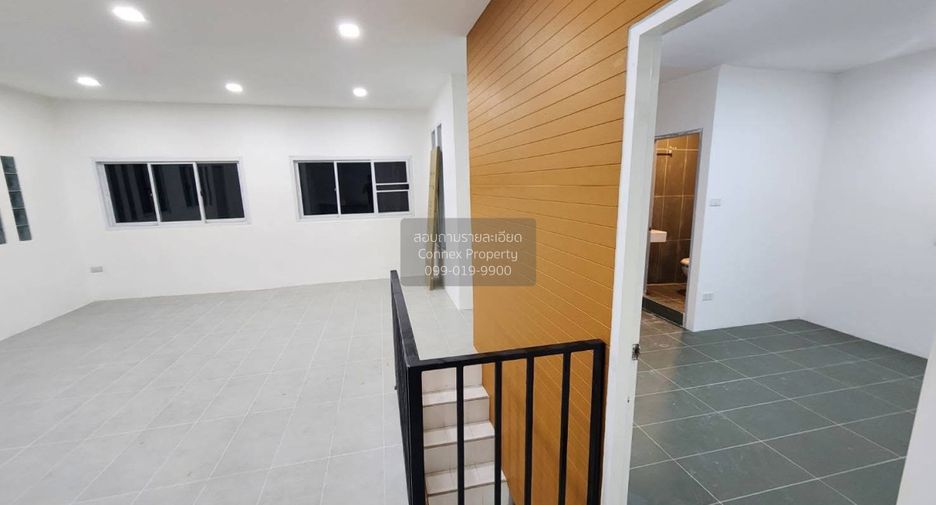 Casa adosada en venta de 6 habitaciones en Bang Kapi, Bangkok