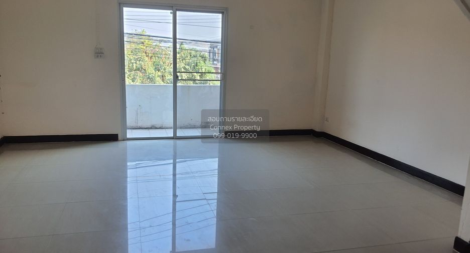 Casa adosada en venta de 4 habitaciones en Bang Bua Thong, Nonthaburi