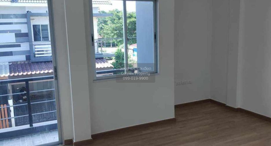 For sale 3 ベッドルーム townhouse in Mueang Samut Songkhram, Samut Songkhram