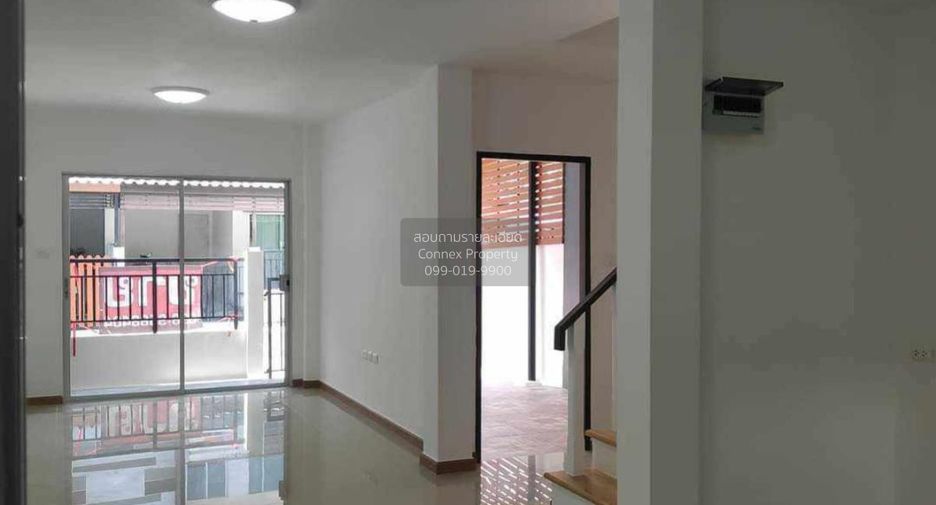 For sale 3 ベッドルーム townhouse in Mueang Samut Songkhram, Samut Songkhram