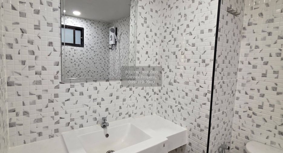 For sale 1 bed condo in Thon Buri, Bangkok