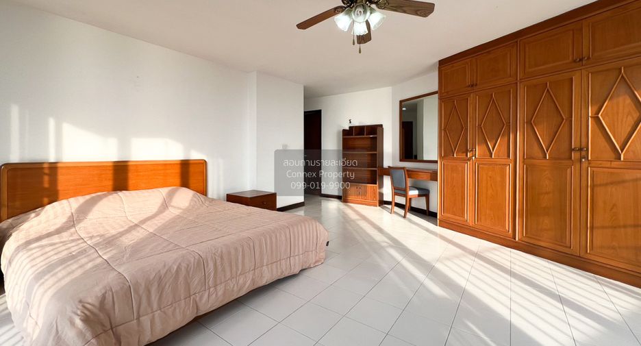 For sale 2 bedrooms condo in Si Racha, Chonburi