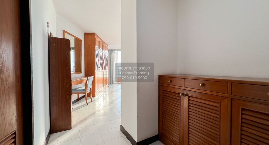 For sale 2 bedrooms condo in Si Racha, Chonburi