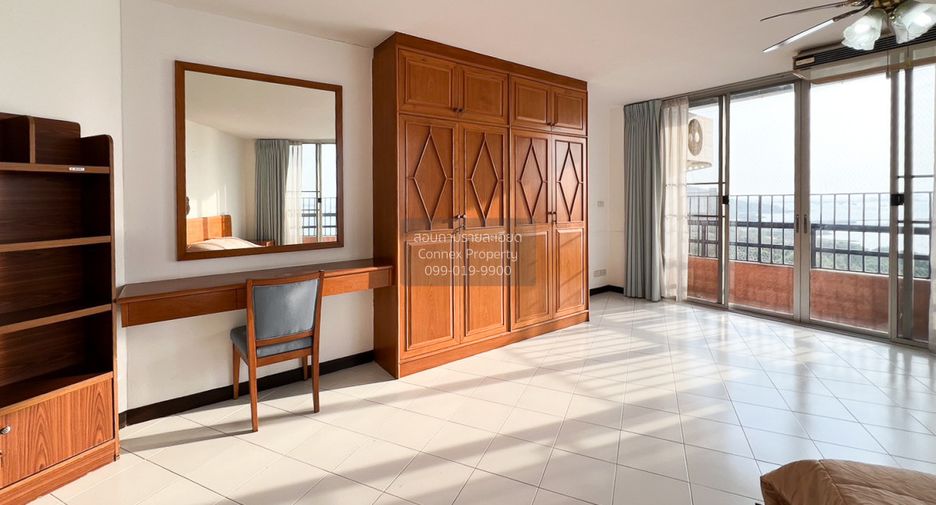 For sale 2 bedrooms condo in Si Racha, Chonburi