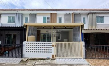Casa adosada en venta de 3 habitaciones en Bang Yai, Nonthaburi