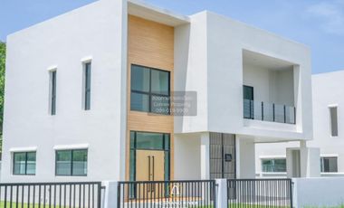 For sale 4 bedrooms house in Bang Phli, Samut Prakan