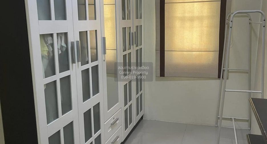 For sale 4 bedrooms townhouse in Mueang Pathum Thani, Pathum Thani
