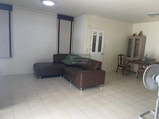 For sale 4 bedrooms townhouse in Mueang Pathum Thani, Pathum Thani